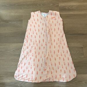 Halo sleep sack in pink feather 0.5 TOG 6-12 months